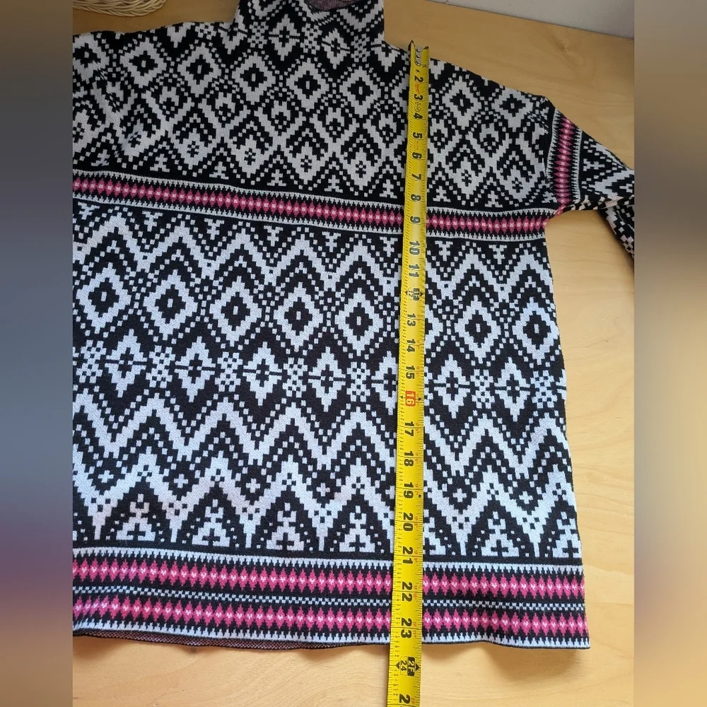 TAHARI Women Sweater Turtleneck Long Sleeve Super Soft Size Medium Black White - Picture 9 of 9